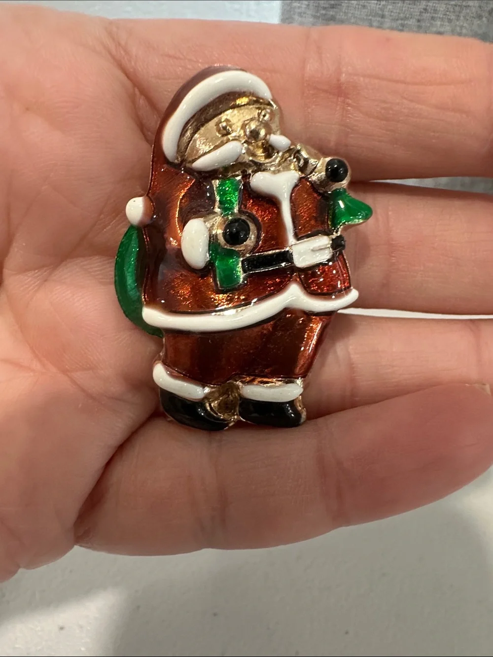 3 vintage gold tone and enamel Christmas Santa brooch. NWOT.